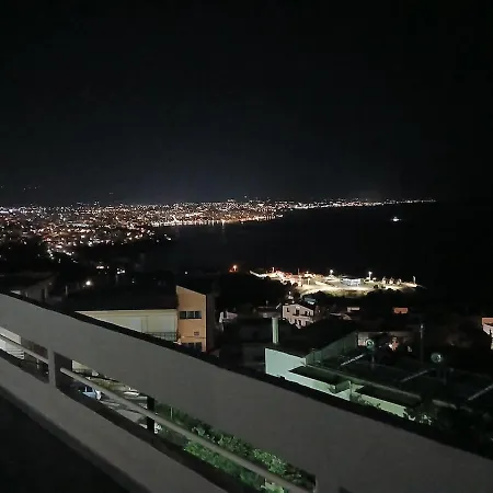 Majestic Sea View Lydia